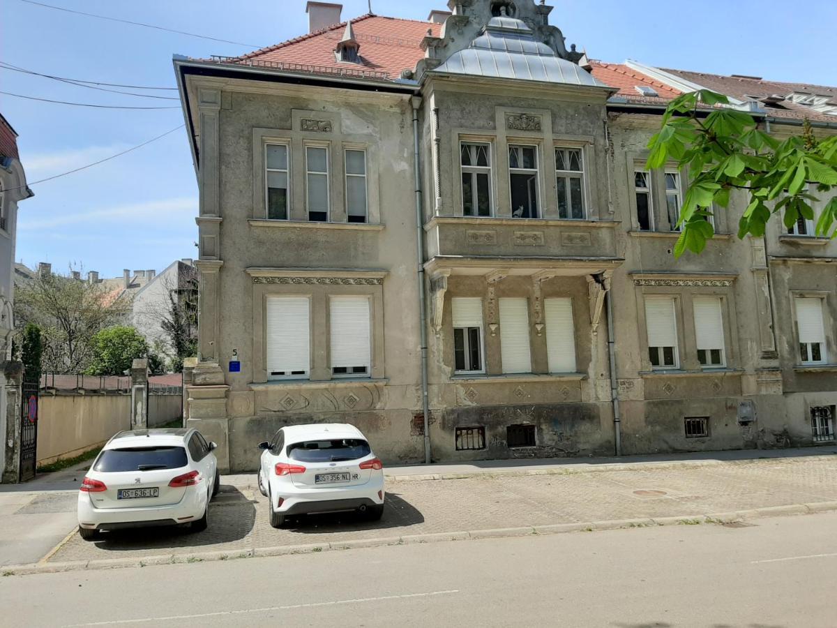 Apartman Kod Kestena 오시예크 외부 사진